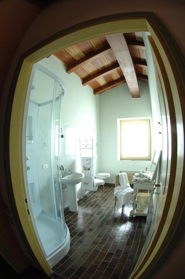Mirabilia Bed and Breakfast Adrara San Rocco Buitenkant foto