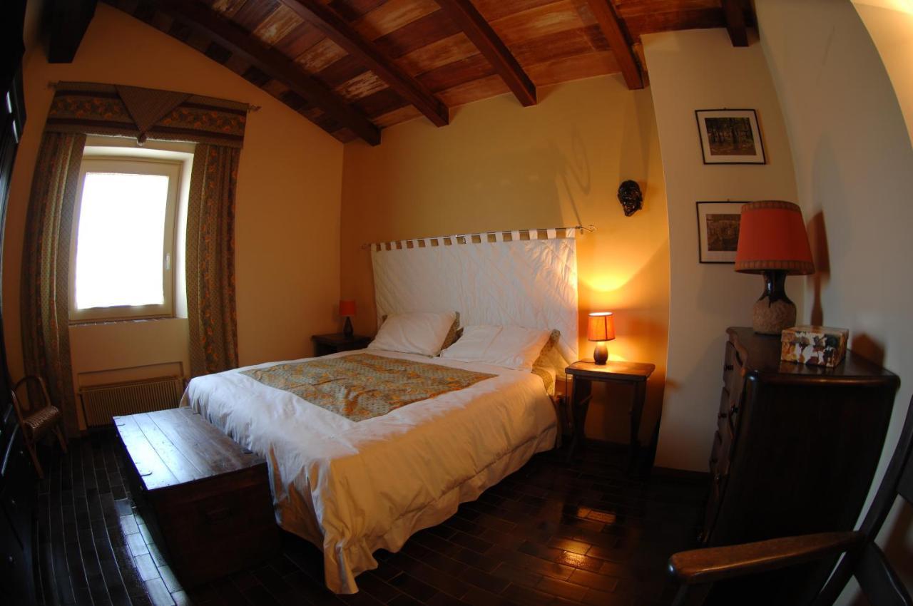 Mirabilia Bed and Breakfast Adrara San Rocco Buitenkant foto